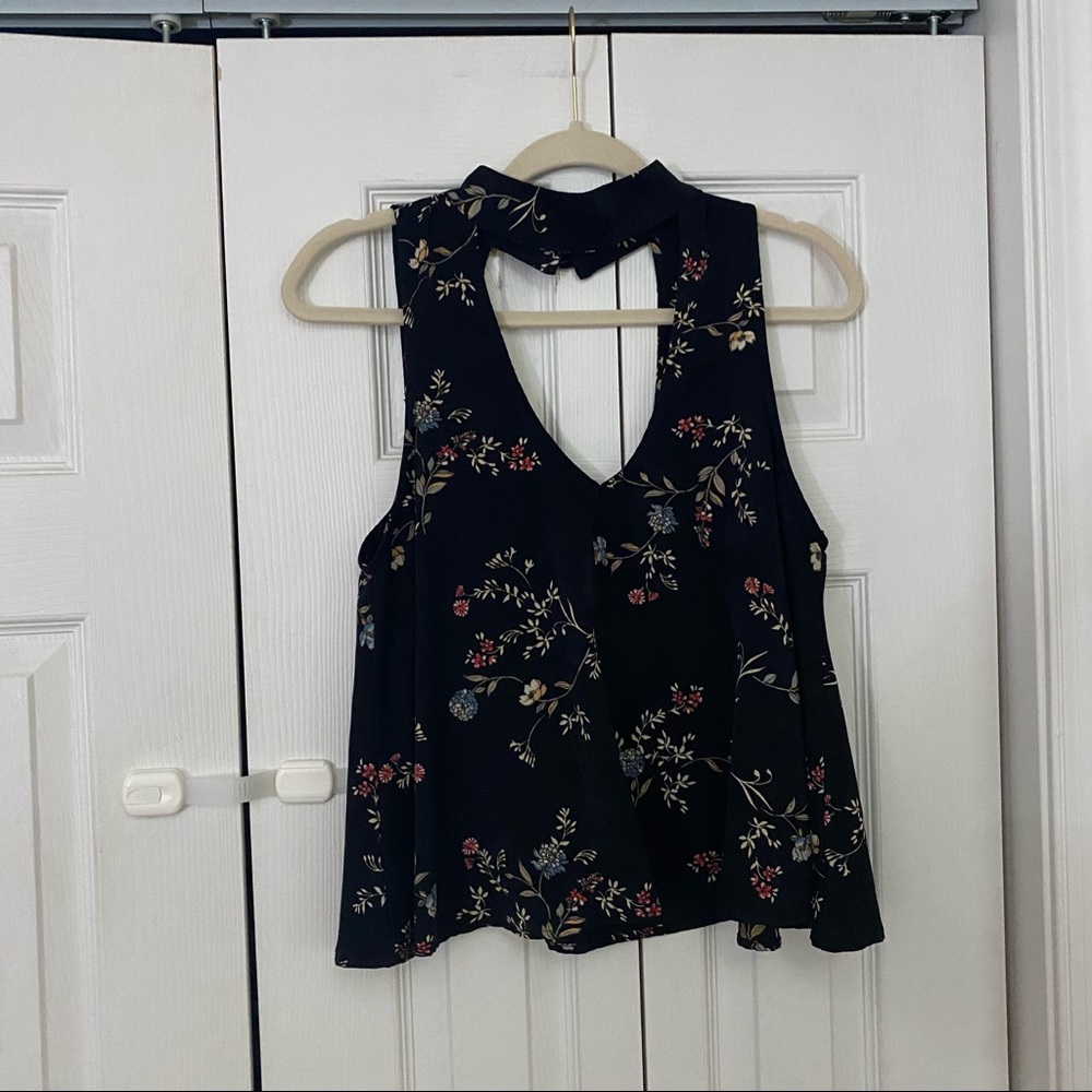 Keyhole high neck top